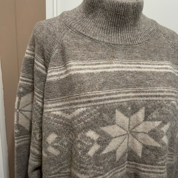 VICI Light Brown Cream Turtle Neck Fair Island Sweater Size XL - Picture 2 of 7